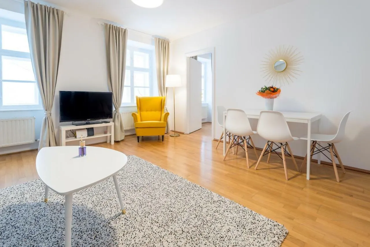 Beautiful Inner City Apartment Vienna