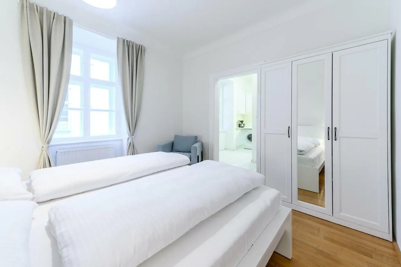 Beautiful Inner City Apartment Vienna Austria