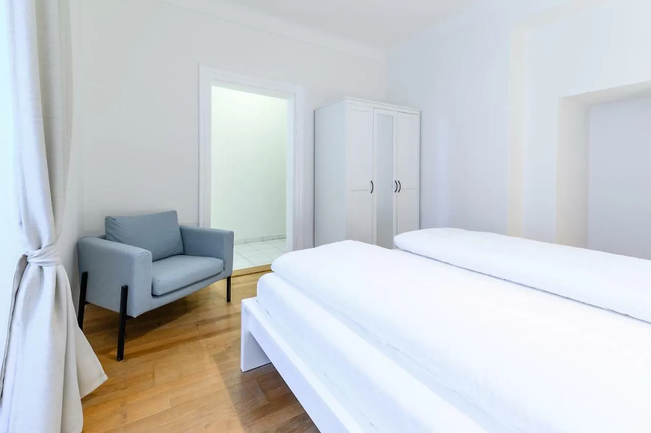 Beautiful Inner City Apartment Vienna