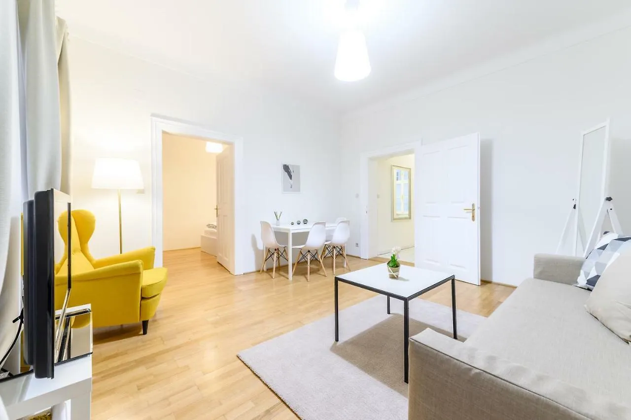 Beautiful Inner City Apartment Vienna