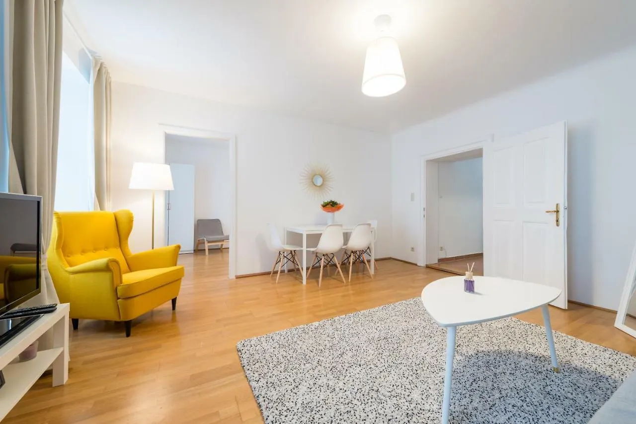 Beautiful Inner City Apartment Wien