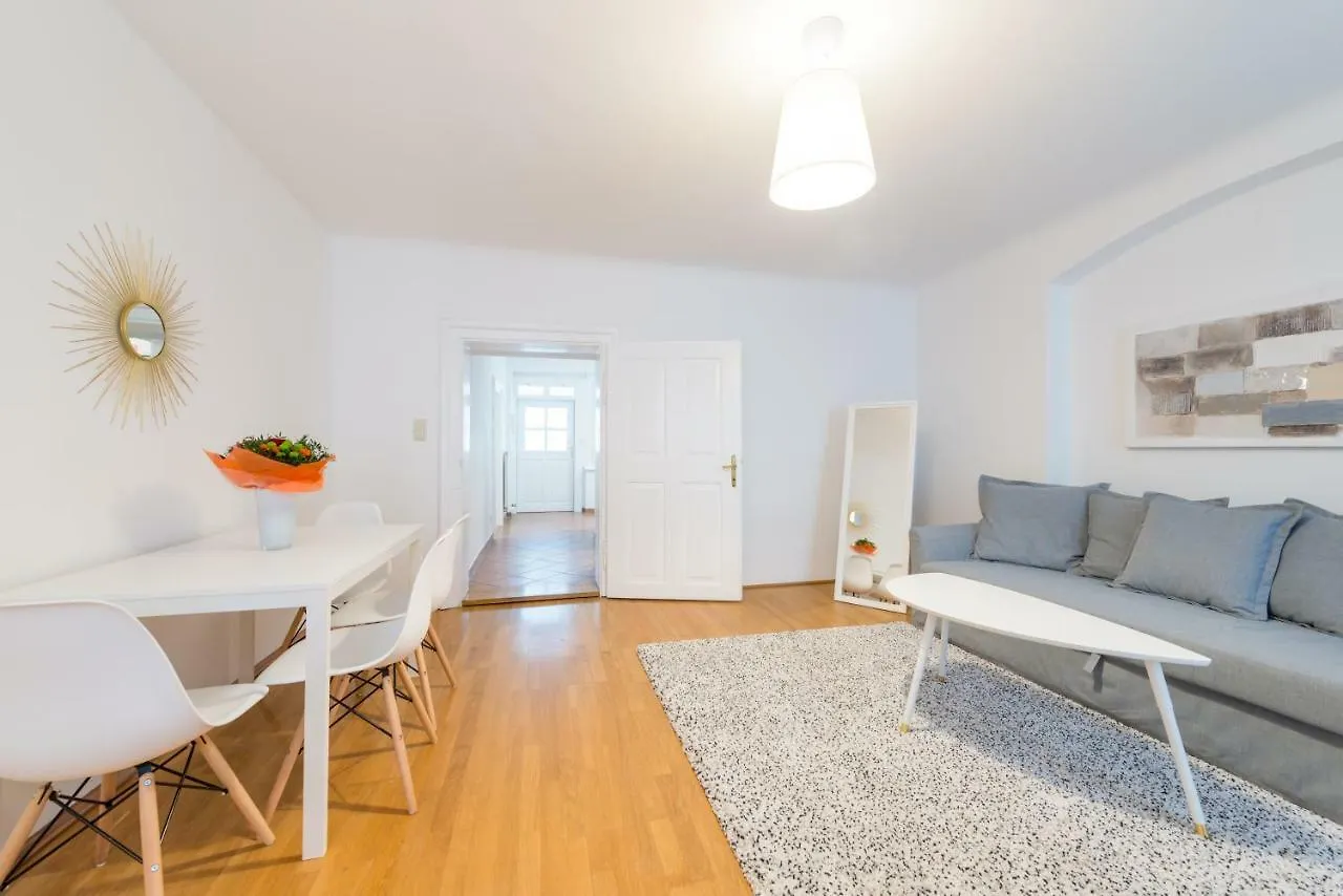 Beautiful Inner City Apartment Wien