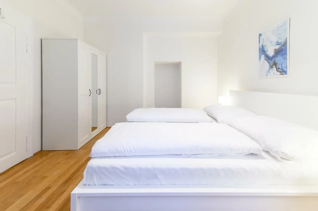 Beautiful Inner City Apartment Wien